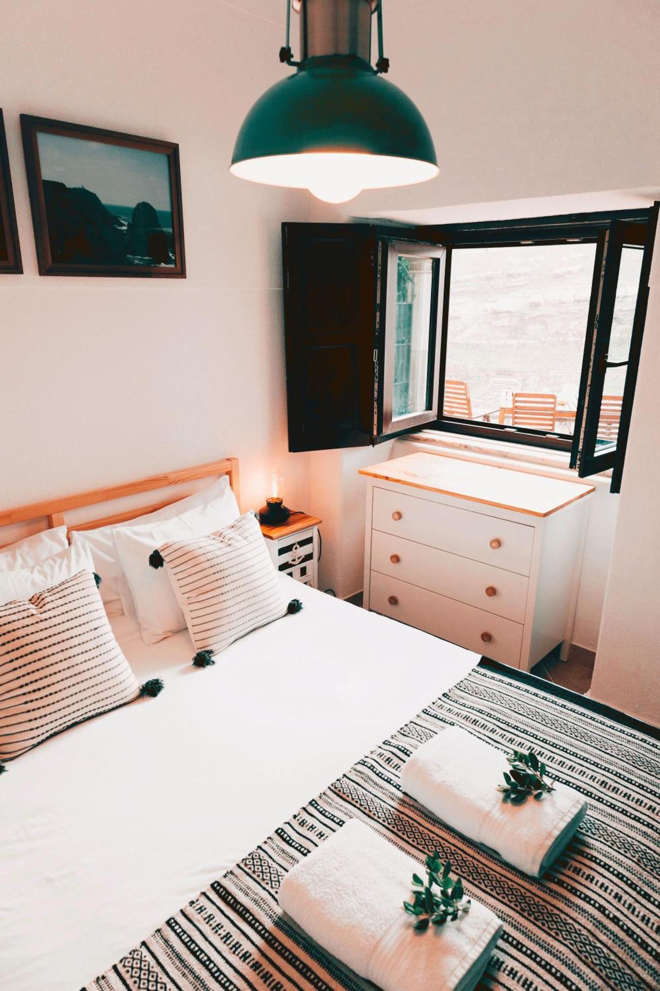Um Lugar Ao Sol Beach House Azenhas Do Mar ซินตรา ภายนอก รูปภาพ